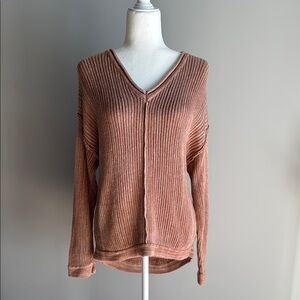 Women's V-Neck Ribbed Sweater - Pink